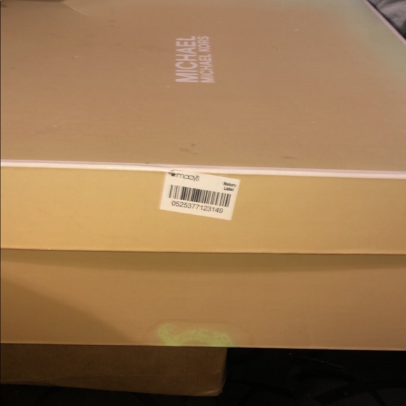 Michael Kors - Picture 3 of 6